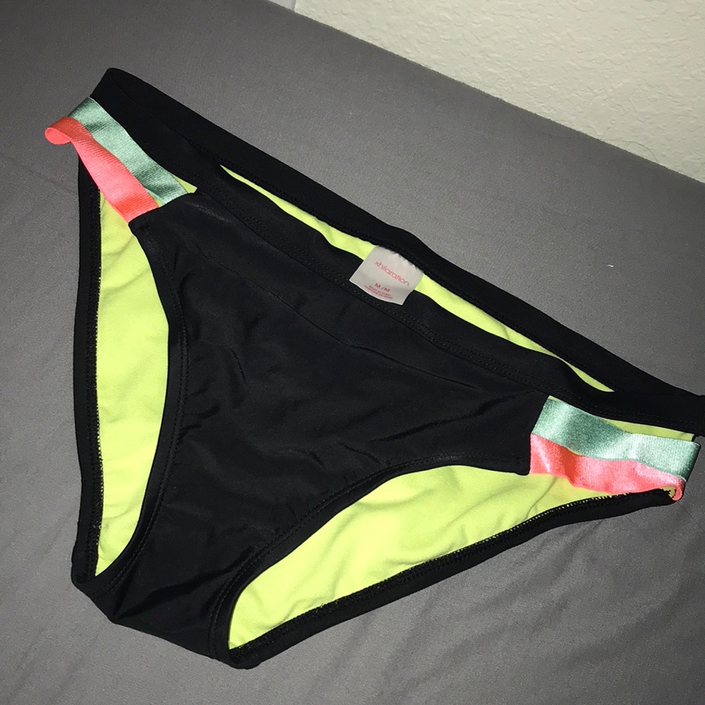 Bikini bottom (M)